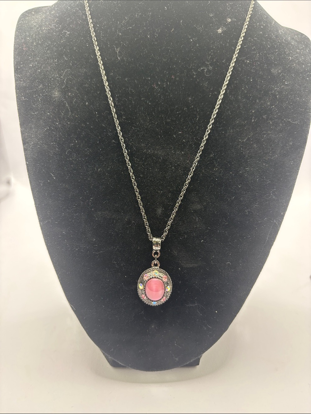 1928 Pink Center and black Pendant Necklace